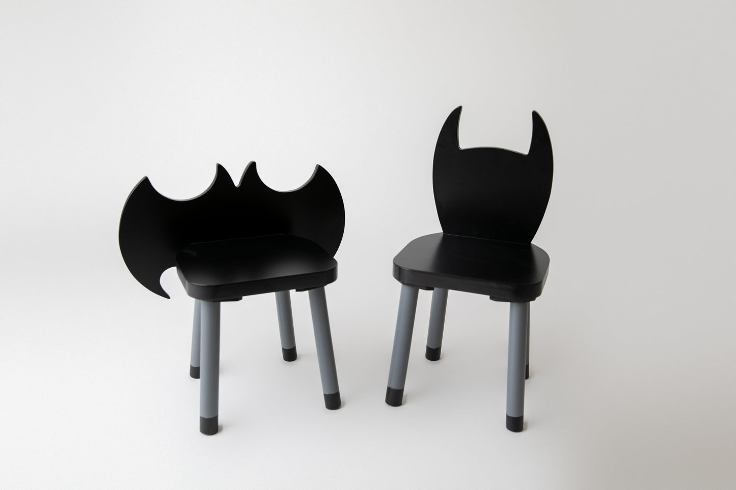 Mesa sensorial con 2 sillas Batman SOBRE PEDIDO