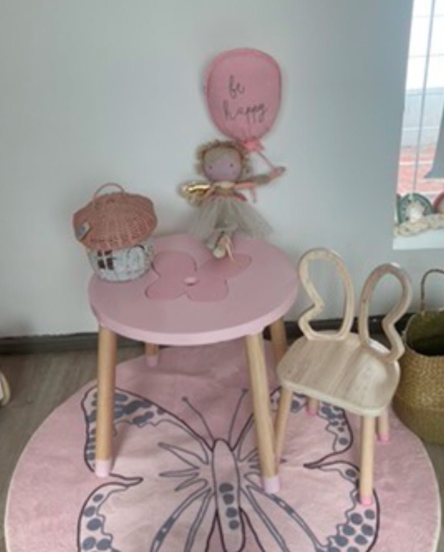 Mesa de mariposa con dos sillas de madera