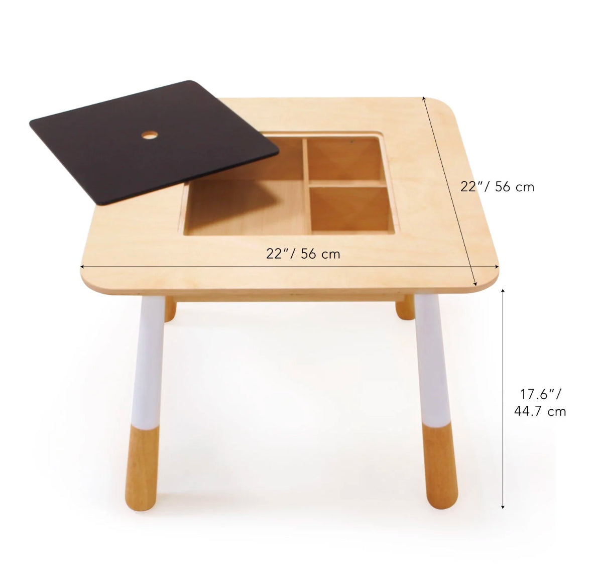 Set de mesa y dos sillas de madera