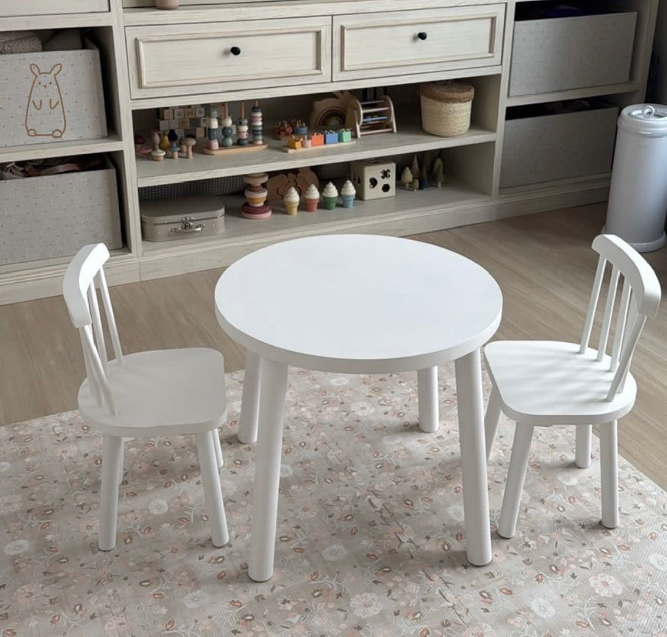 Mesa con dos sillas modelo Imperial