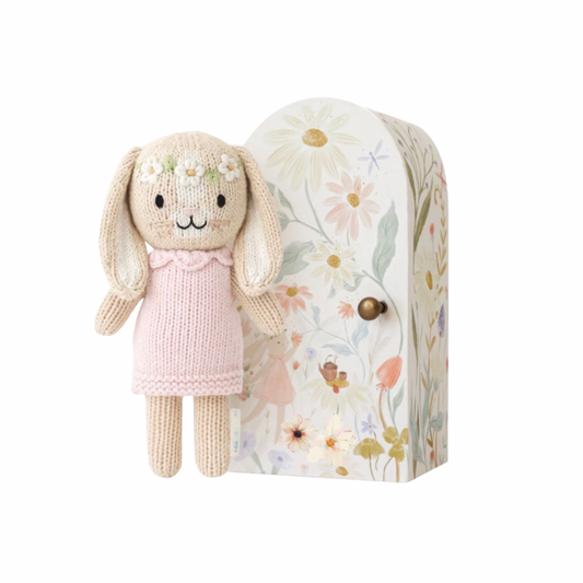 Tiny Hanna the bunny
